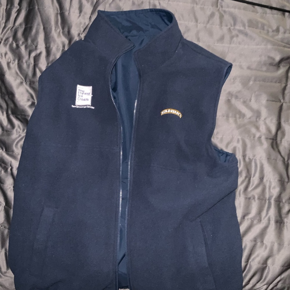 Like new: Ben & Jerry’s/New England Ice Cream Dark Blue Fleece Vest (REVERSIBLE)